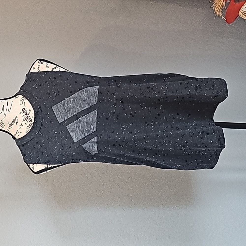 NWOT ADIDAS LOOSE FIT WORKOUT TANK. WOMEN'S SIZE LARGE